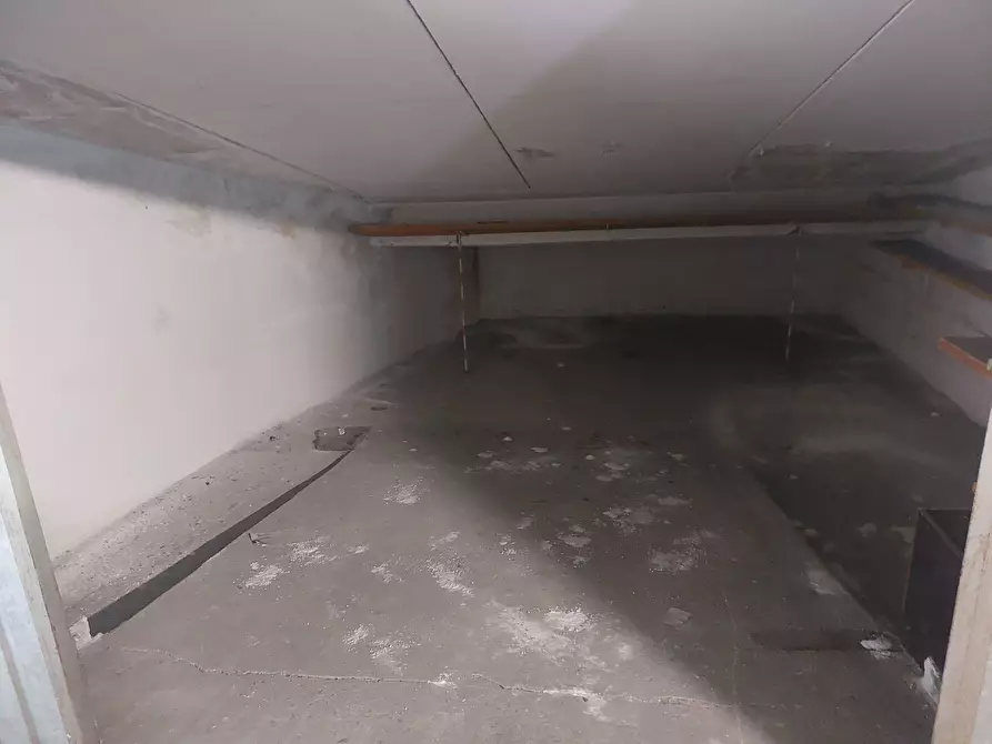 Immagine 4 di Magazzino in vendita  in Via Pietro Agosti 195 a San Remo