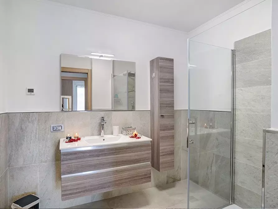 Immagine 16 di Trilocale in affitto  in Via San Francesco 37 a San Remo