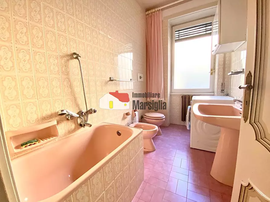 Immagine 17 di Quadrilocale in vendita  in Via Nuvoloni a San Remo