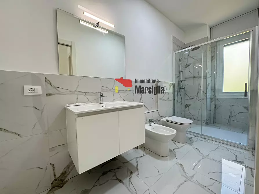 Immagine 28 di Trilocale in vendita  in Corso degli Inglesi 533 a San Remo