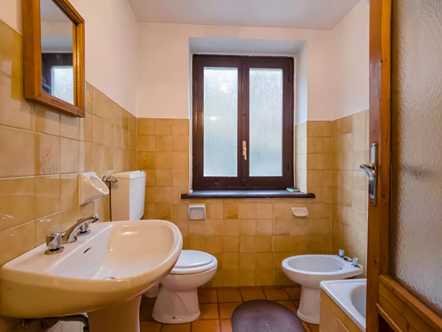 Immagine 32 di Palazzo in vendita  in Via Losa a Pessinetto