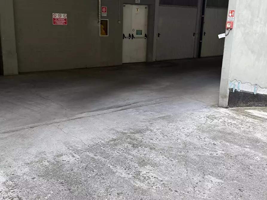 Immagine 6 di Garage in vendita  in Via Borsellino a Torino
