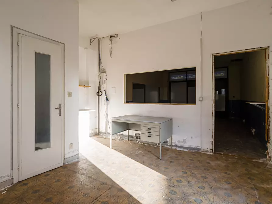 Immagine 10 di Locale commerciale in vendita  in Via Giorgio Bellono a Torino