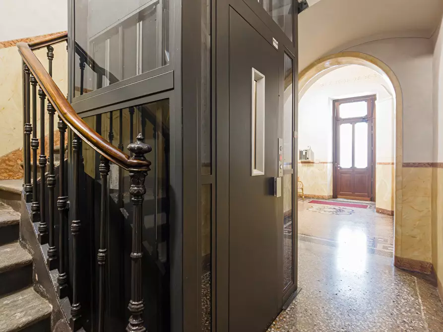 Immagine 24 di Ufficio in vendita  in Corso Re Umberto a Torino