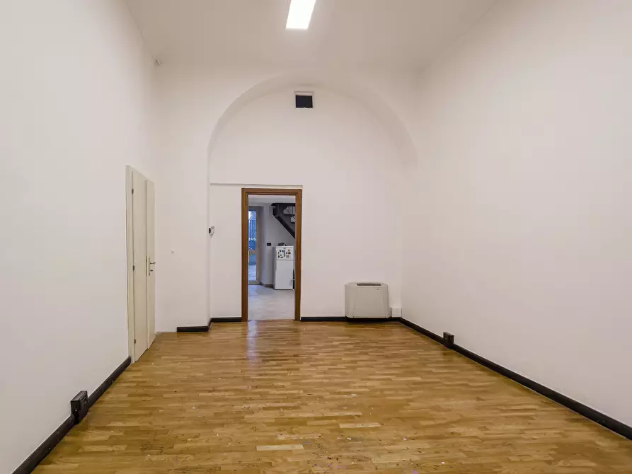 Immagine 2 di Loft/Open space in vendita  in Via Santa Chiara a Torino