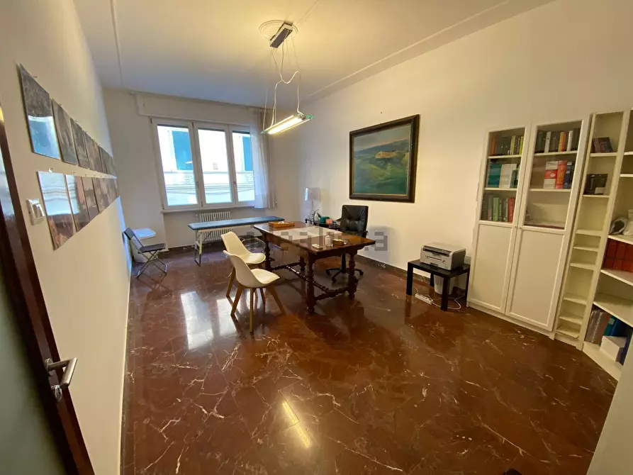 Immagine 11 di Pentalocale in vendita  a Livorno