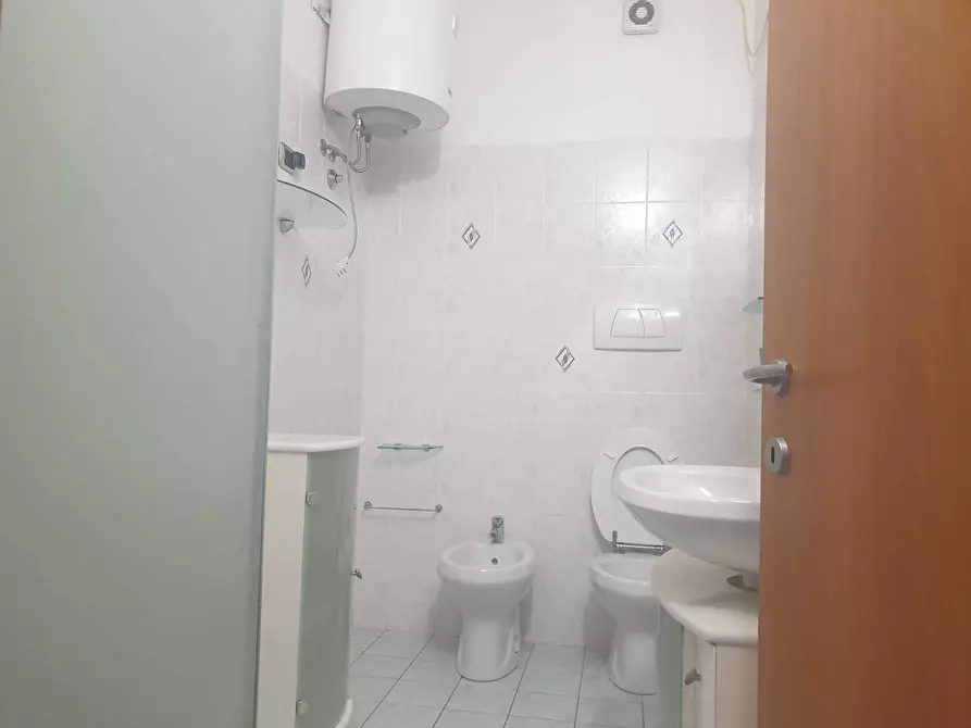 Immagine 16 di Appartamento in vendita  a Livorno