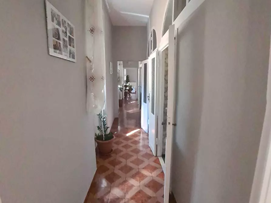 Immagine 13 di Trilocale in vendita  a Livorno