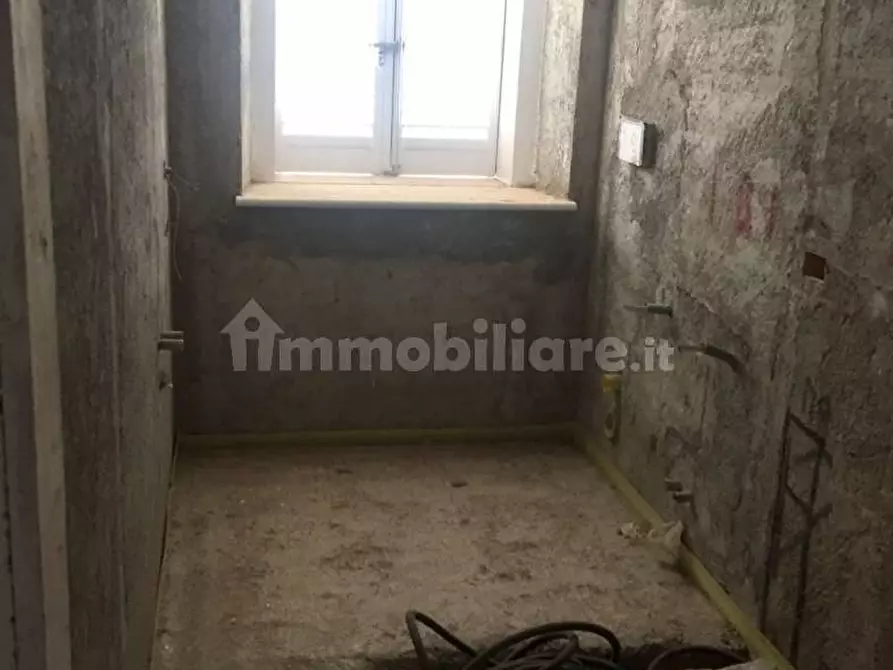 Immagine 11 di Trilocale in vendita  a Livorno