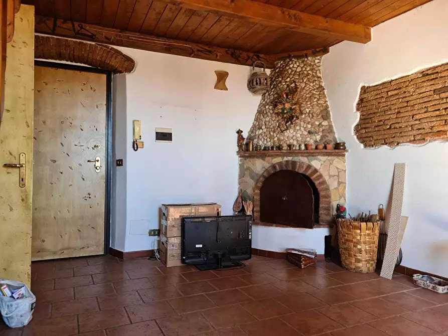 Immagine 12 di Trilocale in vendita  a Livorno