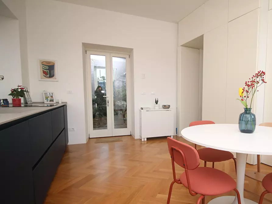 Immagine 3 di Trilocale in vendita  in SALITA SAN DONATO 6 a Como