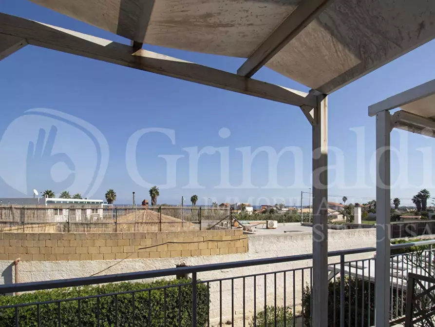 Immagine 9 di Villa in vendita  in Viale Eolie 8 a Noto