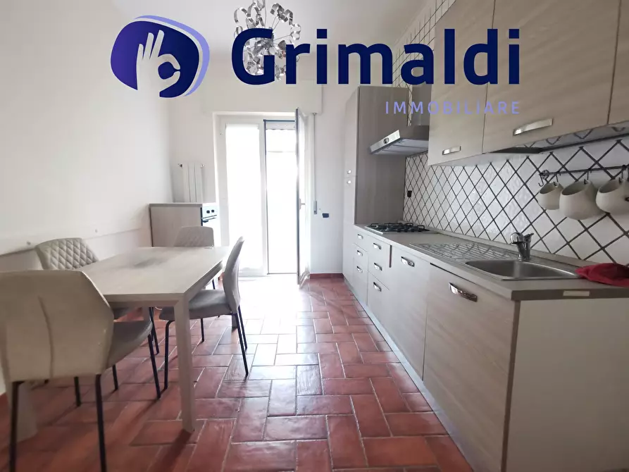 Immagine 1 di Trilocale in vendita  a Pozzuoli