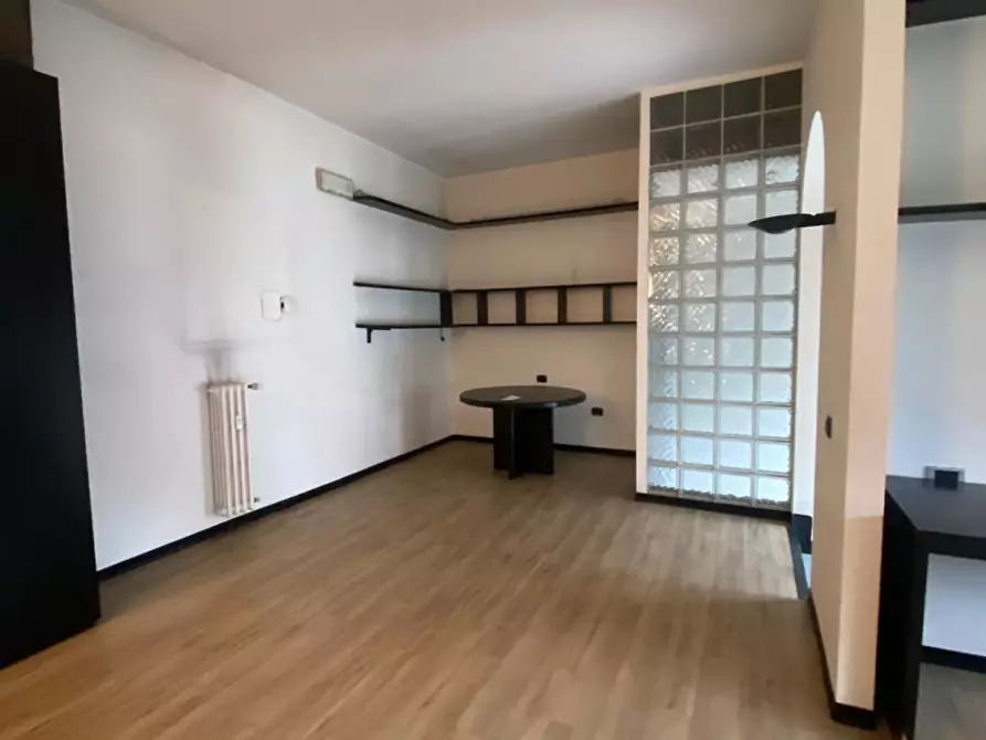 Immagine 18 di Ufficio in vendita  in Viale Paolo Onorato Vigliani 13 a Milano