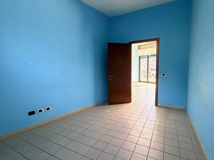 Immagine 17 di Attività commerciale in affitto  in Via Aldo Moro 98 a Aprilia