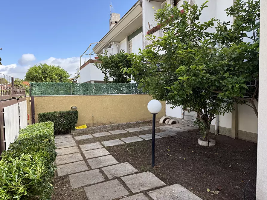 Immagine 1 di Bilocale in affitto  in Via del Brigantino 8 a Anzio