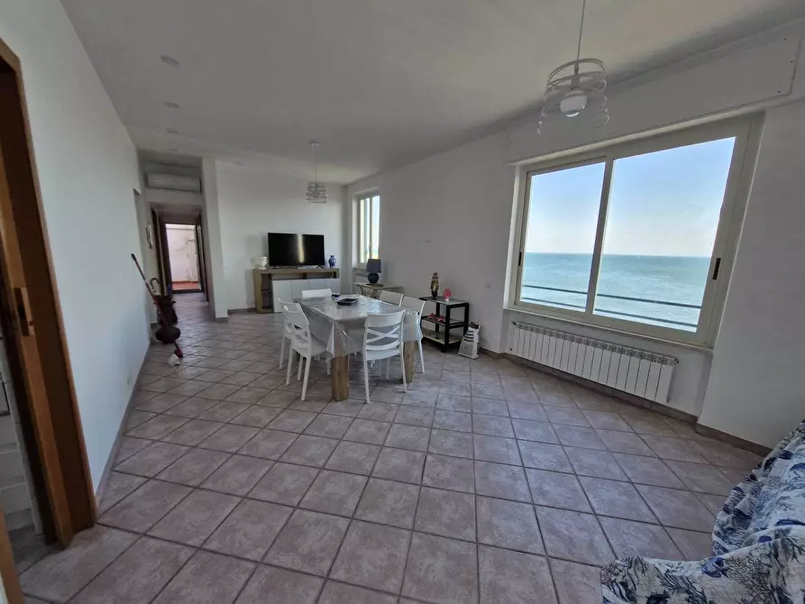 Immagine 11 di Quadrilocale in affitto  in Via Molo Innocenziano 44 a Anzio