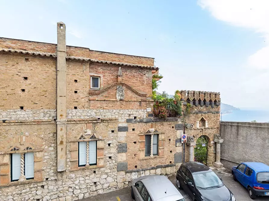 Immagine 1 di Appartamento in vendita  in Via Fontana Vecchia 5 a Taormina