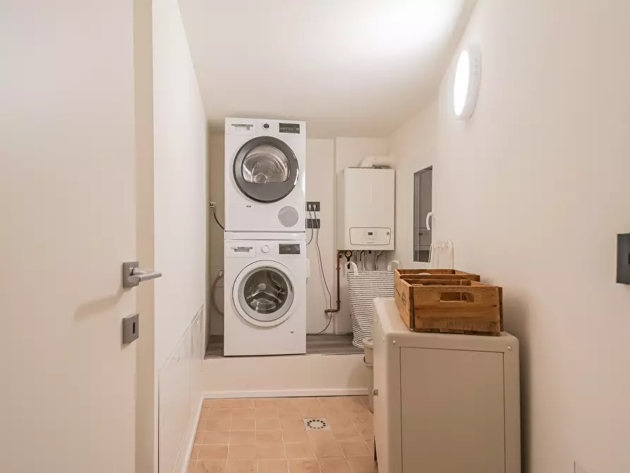 Immagine 8 di Bilocale in vendita  in Via Regina a Carate Urio