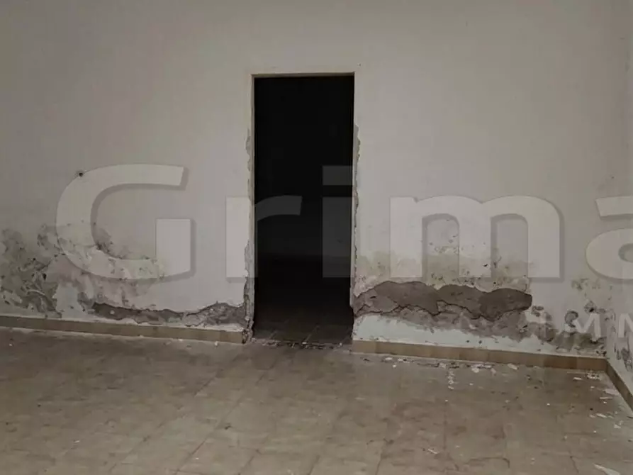 Immagine 19 di Palazzo in vendita  in Via Sferracavallo Snc a San Martino Valle Caudina