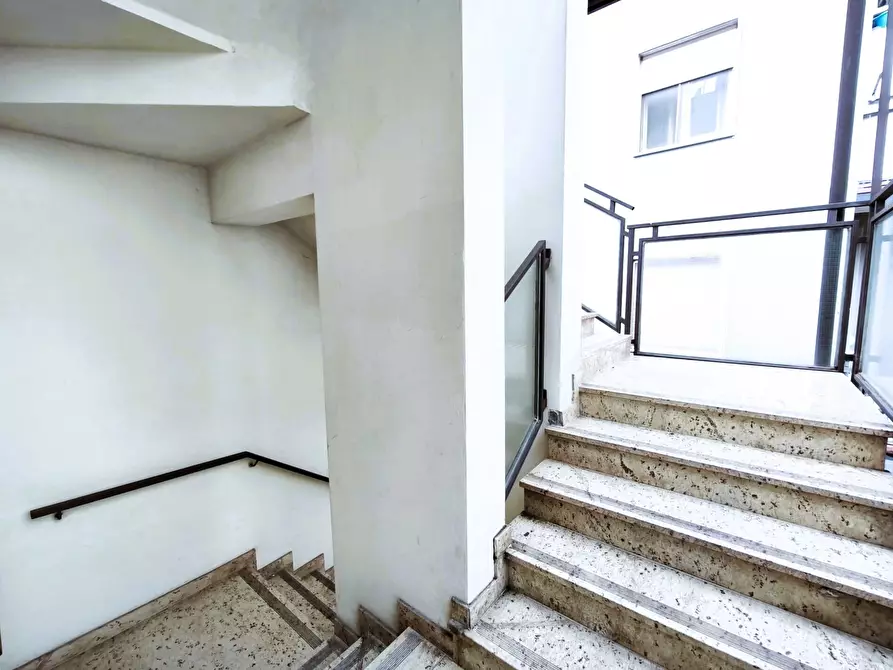 Immagine 19 di Bilocale in affitto  in Via Roberto Bellarmino 13/1 a Milano
