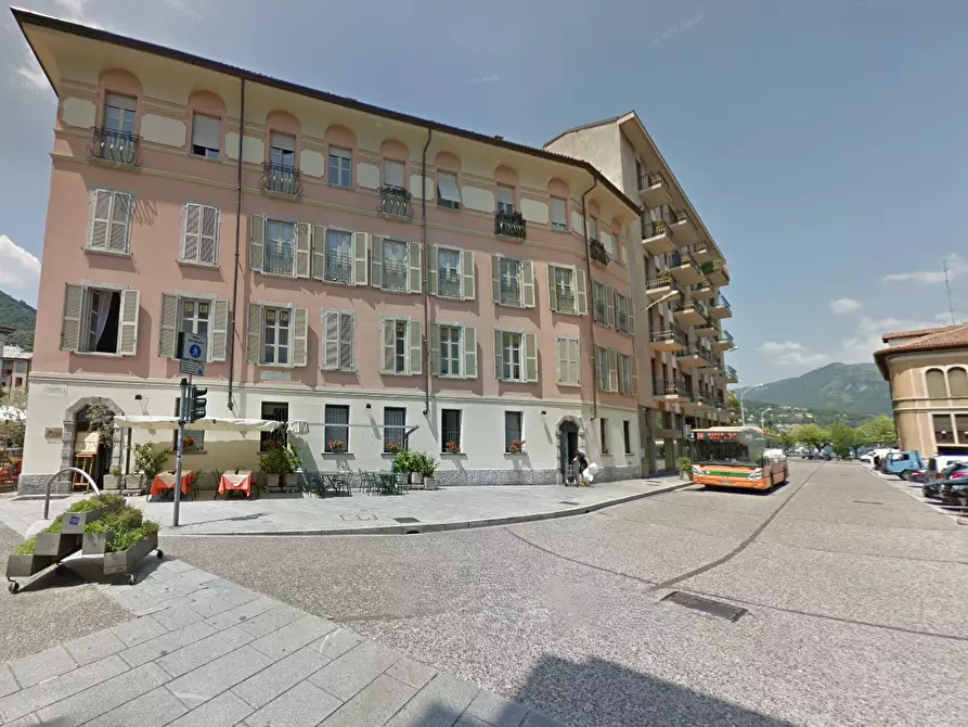 Immagine 2 di Ufficio in affitto  a Como