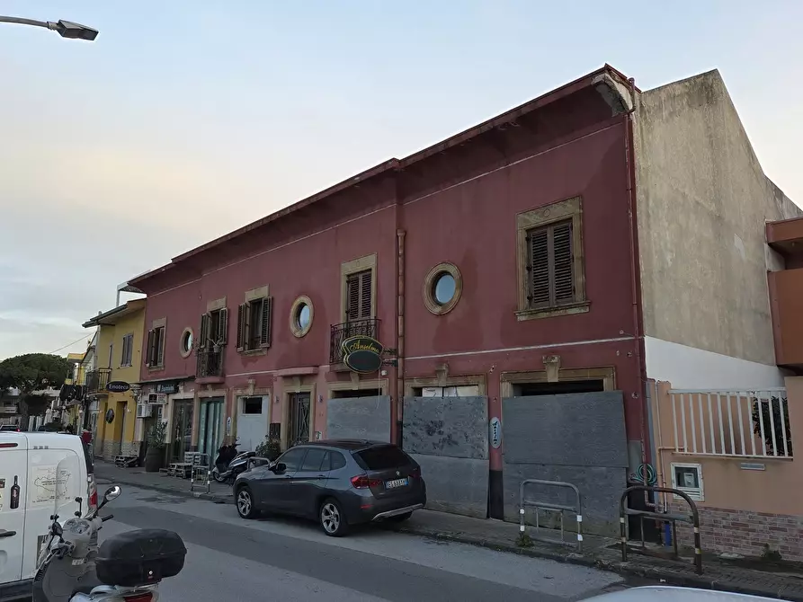 Immagine 3 di Locale commerciale in vendita  in Via Lago Grande Ganzirri 49 a Messina