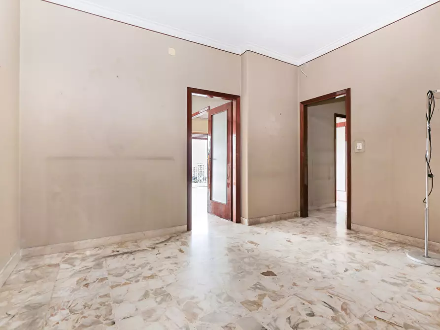 Immagine 5 di Pentalocale in vendita  in Via Nuovalucello 3 a Catania