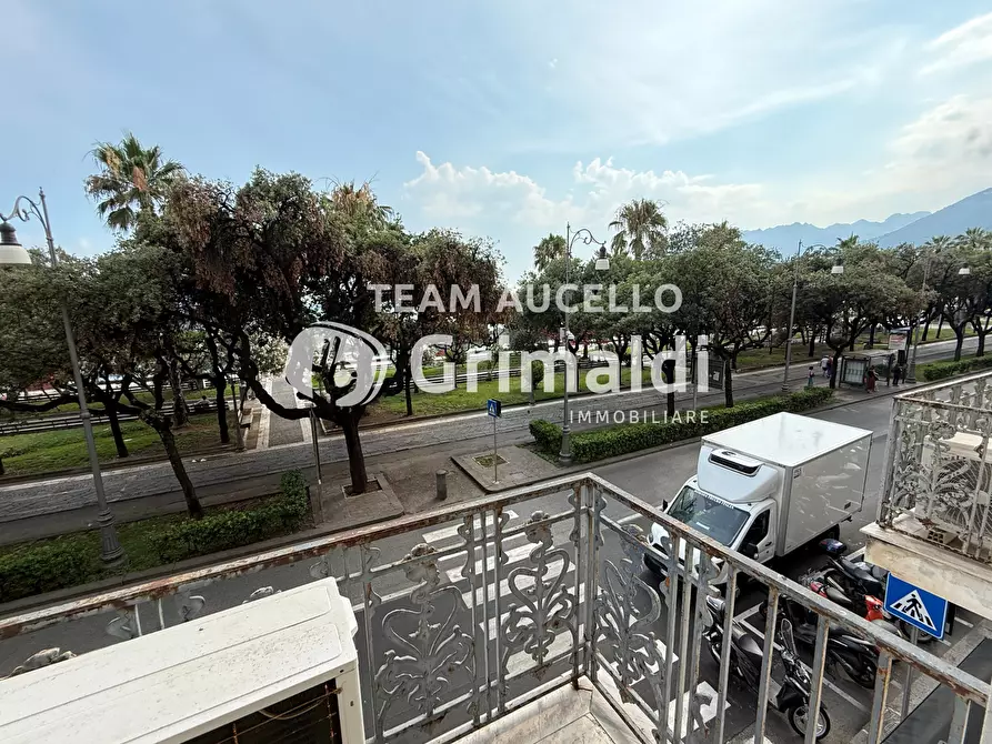 Immagine 14 di Appartamento in vendita  in Corso Giuseppe Garibaldi 167 a Salerno