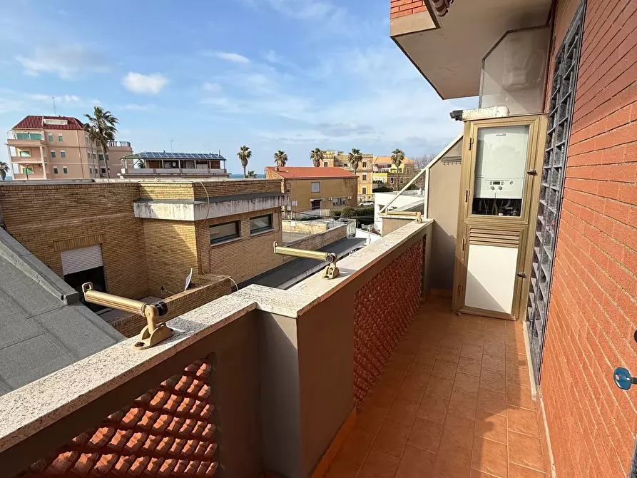 Immagine 21 di Trilocale in affitto  in Via Andreina 31 a Anzio