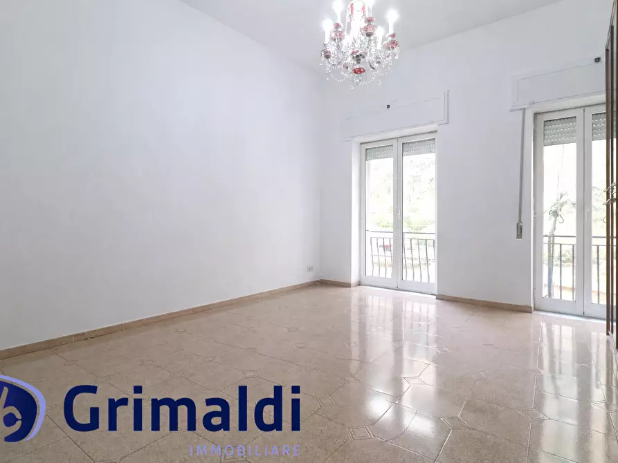 Immagine 7 di Quadrilocale in vendita  in Via Chiatamone a Napoli