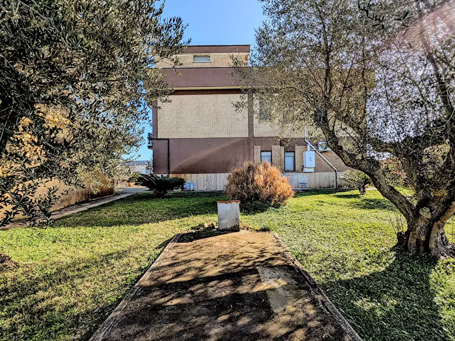 Immagine 14 di Villa in vendita  in Via Granieri 56 a Nettuno