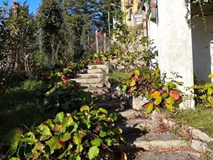 Immagine 11 di Villa in vendita  in via Scalini 38 a Brunate