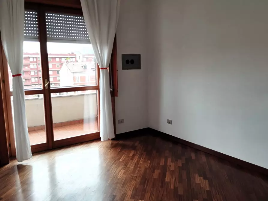 Immagine 17 di Trilocale in affitto  in Via Decembrio 25 a Milano