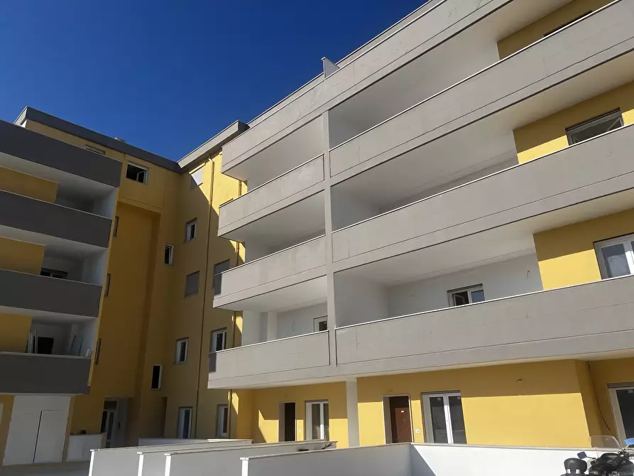 Immagine 1 di Trilocale in affitto  in Via Monte Civetta 2 a Nettuno