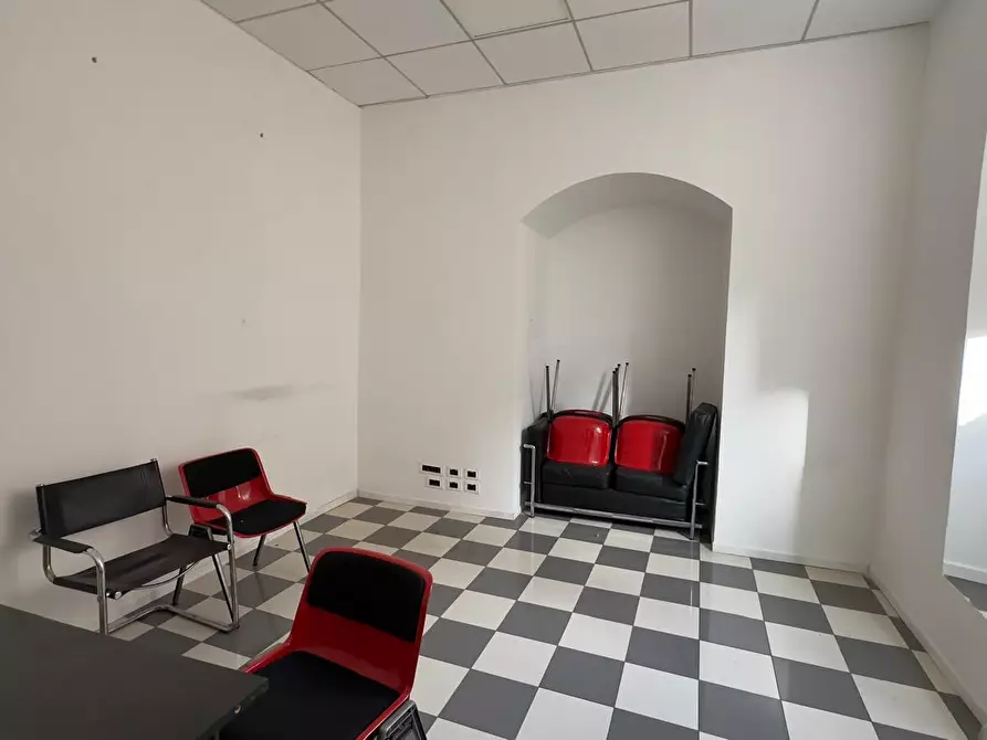 Immagine 4 di Pentalocale in affitto  in Via di Torre Argentina a Roma