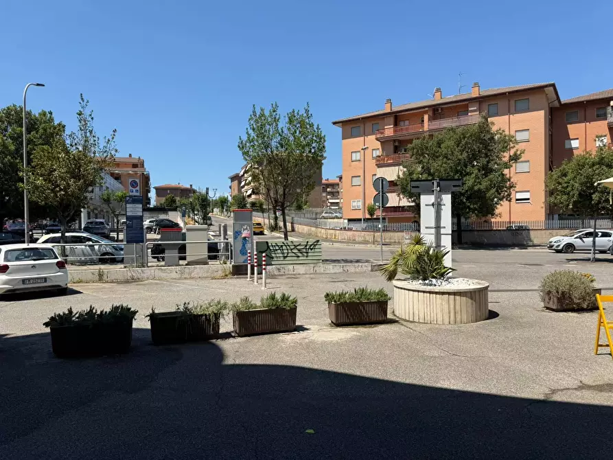 Immagine 9 di Attività commerciale in affitto  in Via Aldo Moro 98 a Aprilia