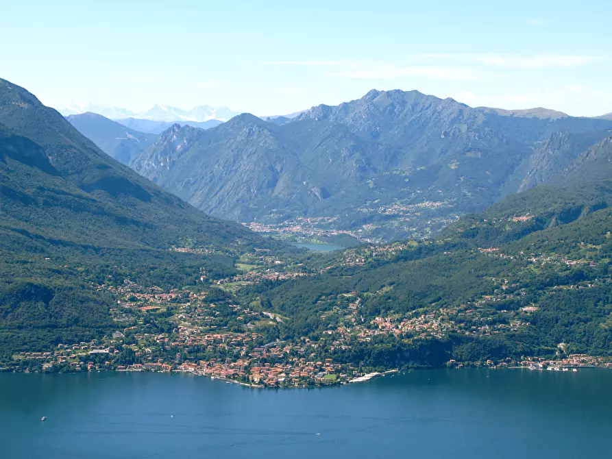 Immagine 1 di Terreno industriale in vendita  a Menaggio