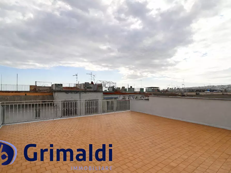 Immagine 14 di Quadrilocale in vendita  in Via Chiatamone a Napoli