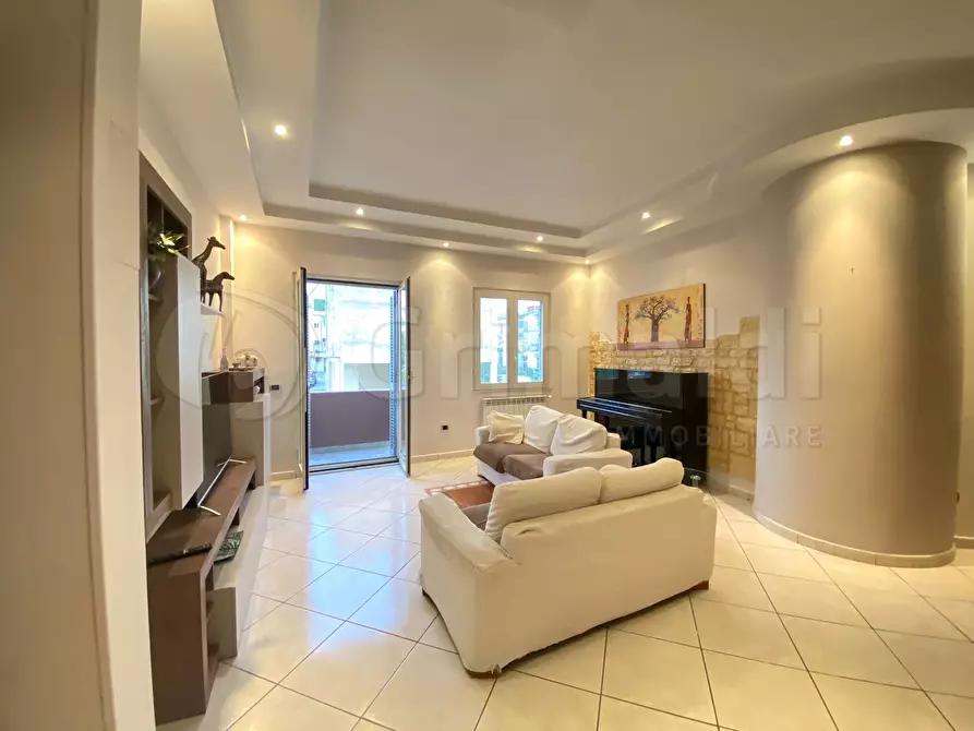 Immagine 1 di Quadrilocale in vendita  a Giugliano In Campania