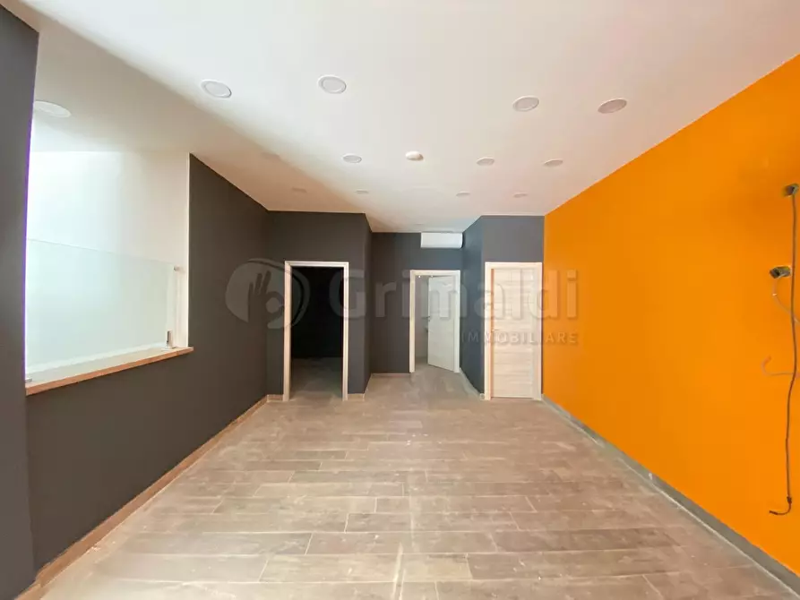 Immagine 4 di Locale commerciale in affitto  a Villaricca