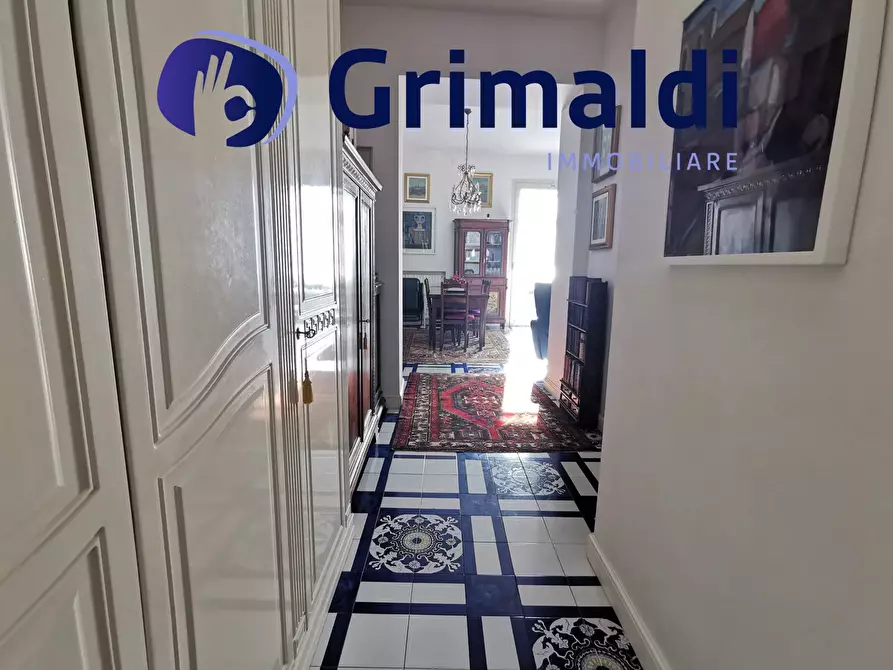 Immagine 7 di Trilocale in vendita  a Pozzuoli