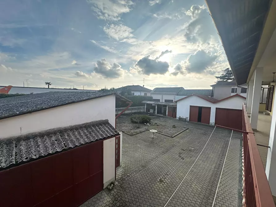 Immagine 34 di Casa bifamiliare in vendita  in Via Guglielmo Marconi 29 a Prarolo