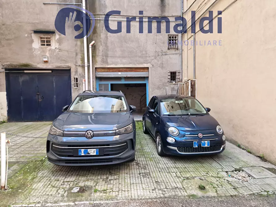 Immagine 8 di Garage in vendita  a Napoli