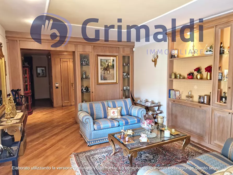 Immagine 13 di Pentalocale in vendita  in Via Pietro Castellino 141 a Napoli