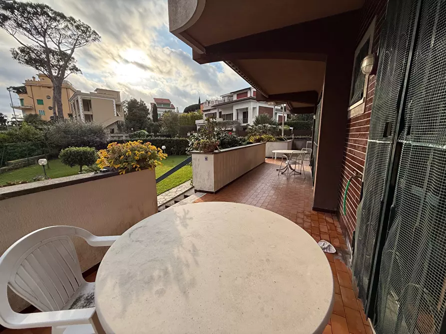 Immagine 3 di Quadrilocale in vendita  in Via Circeo 6 a Anzio