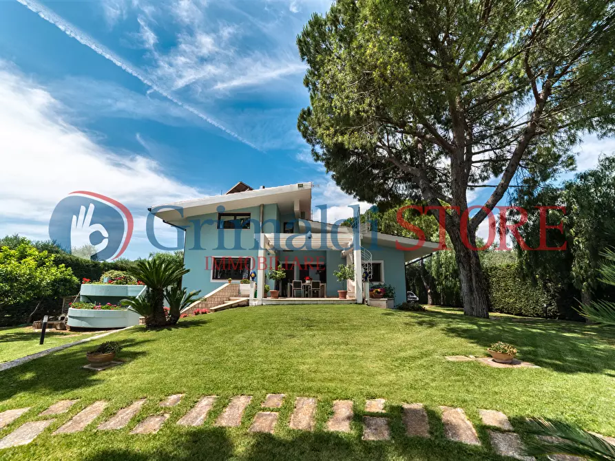 Immagine 80 di Villa in vendita  a Grottaglie