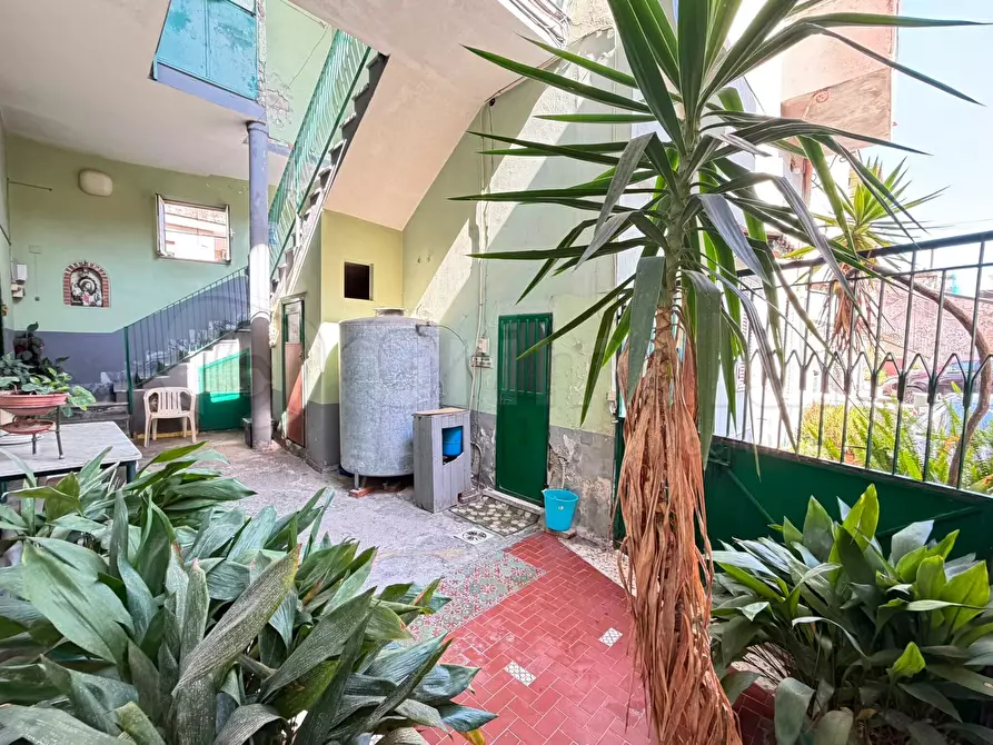 Immagine 3 di Casa indipendente in vendita  a Giugliano In Campania
