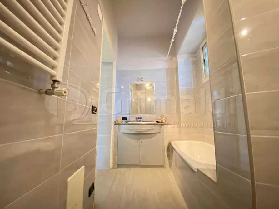 Immagine 6 di Trilocale in vendita  a Giugliano In Campania