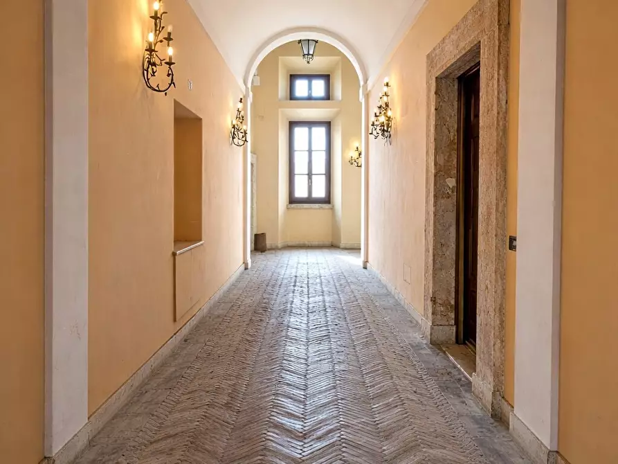 Immagine 3 di Trilocale in vendita  in Piazza Segneri-Soffredini 3 a Nettuno